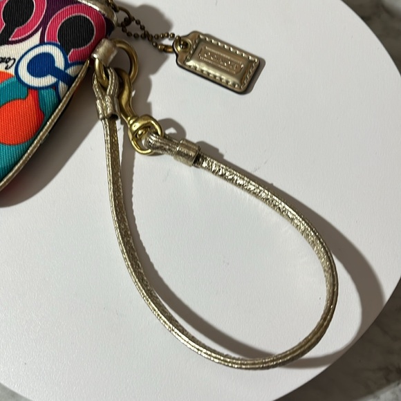 COACH GRAFFITI POPPY WRISTLET/CLUTCH IN GUC - Picture 7 of 13